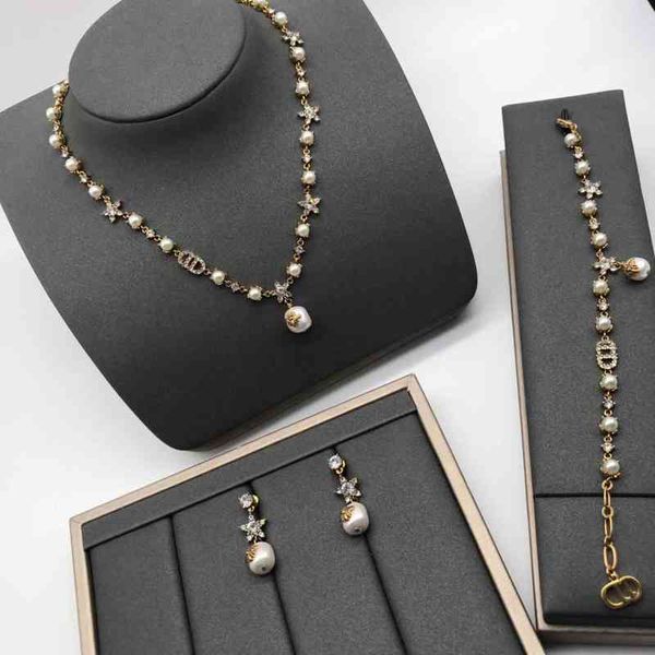 

20-year new full diamond five pointed star pearl necklace, Golden;silver