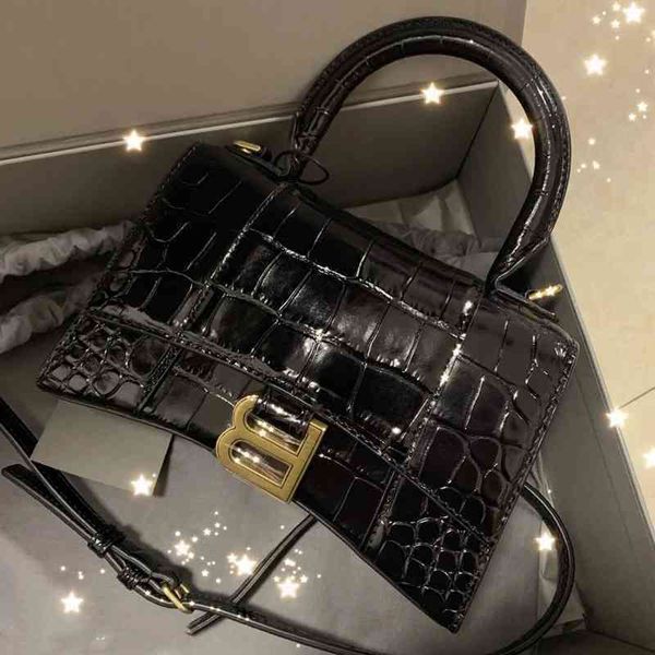

evening bag ltaly luxury balencaigabag b italy paris hourglass fashion trend shoulder