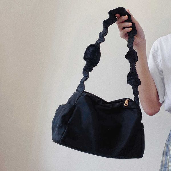 Nylon enrugado projeto bolsa simples cor sólida escura saco de pessoal retrô 2022 novo saco de axila de ombro novo mulheres