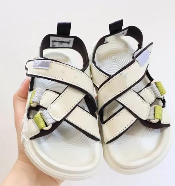 

2022 summer kids designers kids flat sandals hook & loop cross strap slippers toddlers girls boys leather sneakers slipper slide students ca, Black