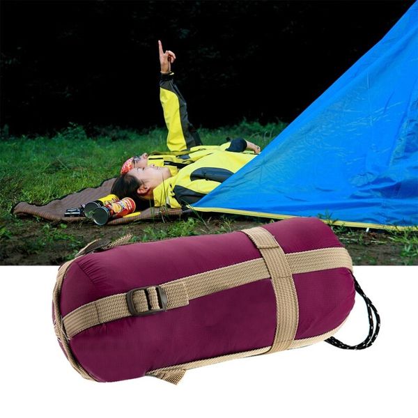 Caminhada da natureza sacos de dormir Mini Ultralight Multifuntion portátil ao ar livre envelope Bolsa de viagem Equipamento de camping 700g 7Colors moda