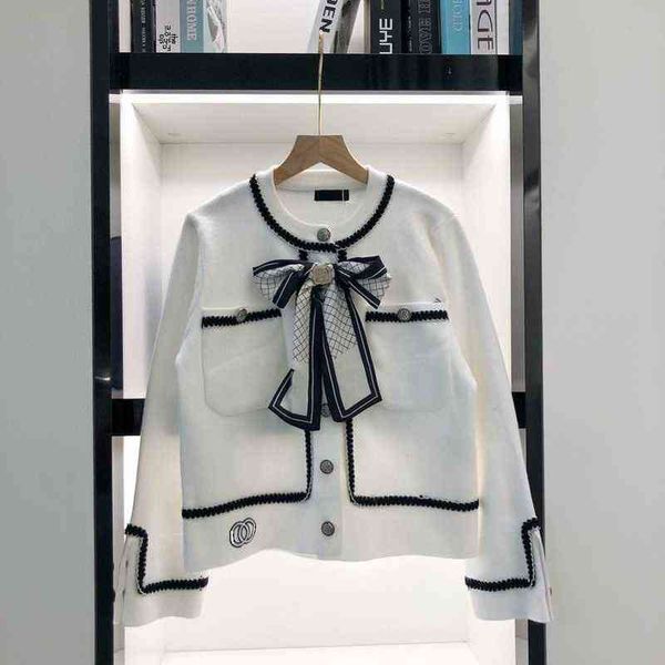 

designer womens sweater 2022ss new small fragrance show black scarf brooch sweater cardigan tricolor long sleeve comfortable brand women clo, White;black