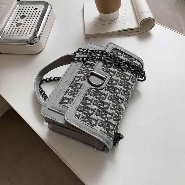 

2022 new designer handbags bags chain trend and foreign style printed single shoulder messenger small square{category}
