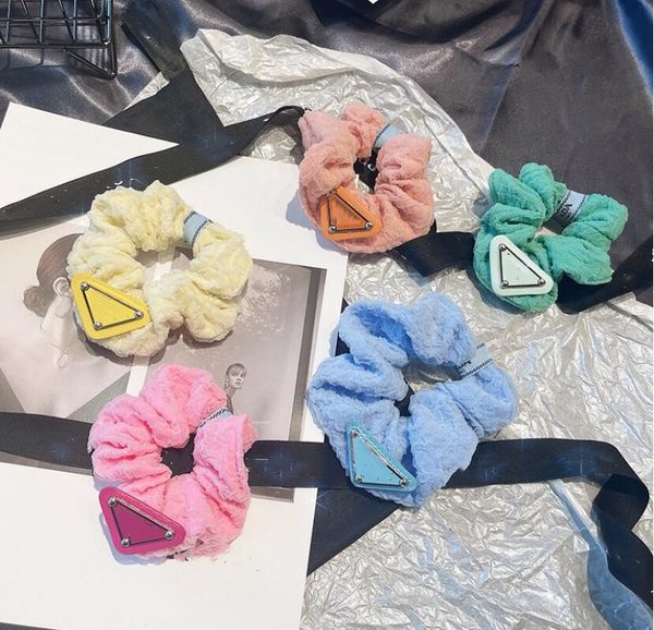 

2022 european and american multicolor letter hair ring spring and summer models triangular niche design headwear female fast delivery, Pink