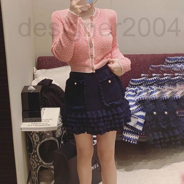 

skirts designer 2022 early autumn small fragrance foreign style lotus leaf edge high waist thin temperament knitted skirt cake female abut, Black