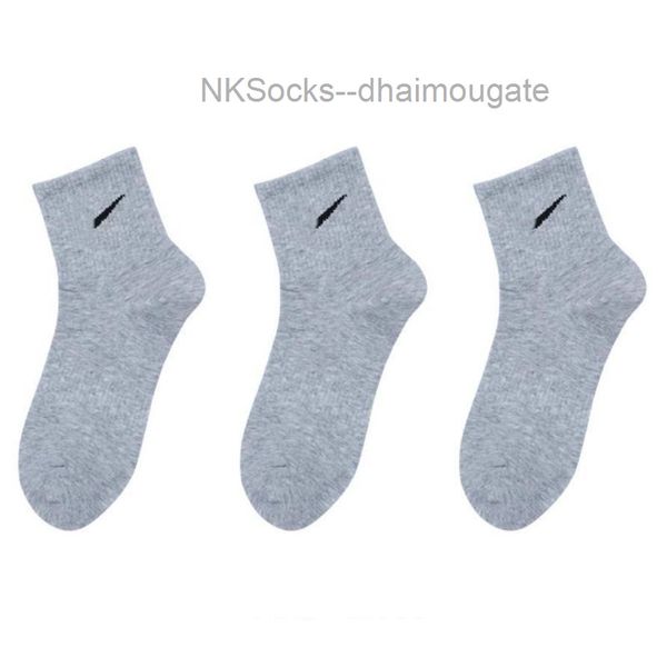 

men's fashion classic socks gift box stockings hook brand black white gray medium tube sports cotton sweat absorbing sock men women lux