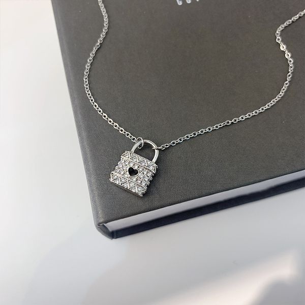 

2022 fashion ladies lock design pendant necklace frosty wind hollow love diamond jewelry send relatives and friends to lovers without fading, Silver