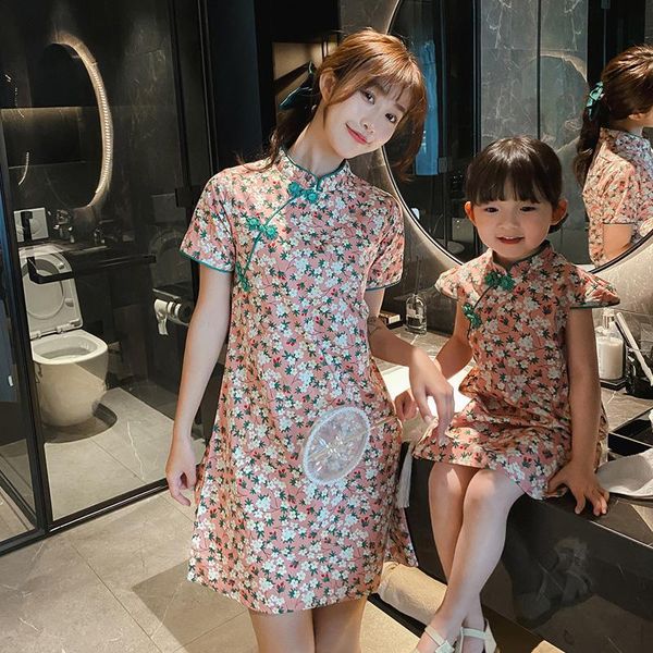 Abiti coordinati per la famiglia Abbigliamento genitore-figlio Abito per madre e donna Costume cinese cheongsam Abbigliamento per bambina Abiti estivi Vestiti