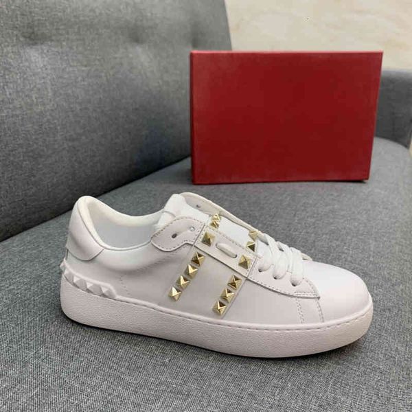 

dress shoes guangzhou men's shoes low leisure leather rivet couple net red flat bottom small white board women's mgv3, Black