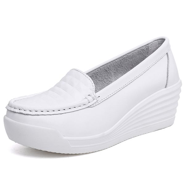 

women white nursing shoes comfortable slip on vulcanize shoes breathable lady walking shoes nurse work wedge leather loafers 210322, Black;white