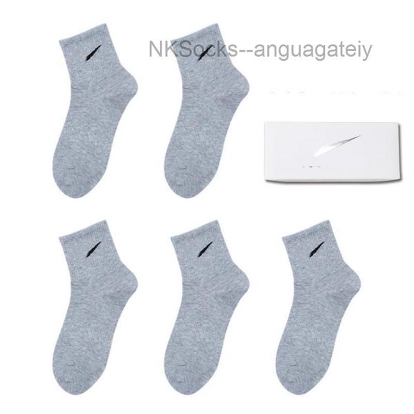 

fashion classic men's socks gift box stockings hook brand black white gray medium tube sports cotton sweat absorbing sock men women lux