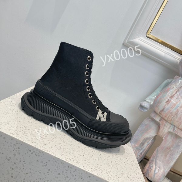 

2022 mens casual shoe dad sneaker paris fashion womens shoe platform sports trainers strawberry mouse wave mouth tiger print xy220405, Black