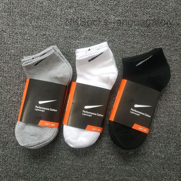 

fashion classic men's socks 3 pairs of 1 card hook brand designer versatile sports sock men women luxury wear medium short sportsocks 3, Black