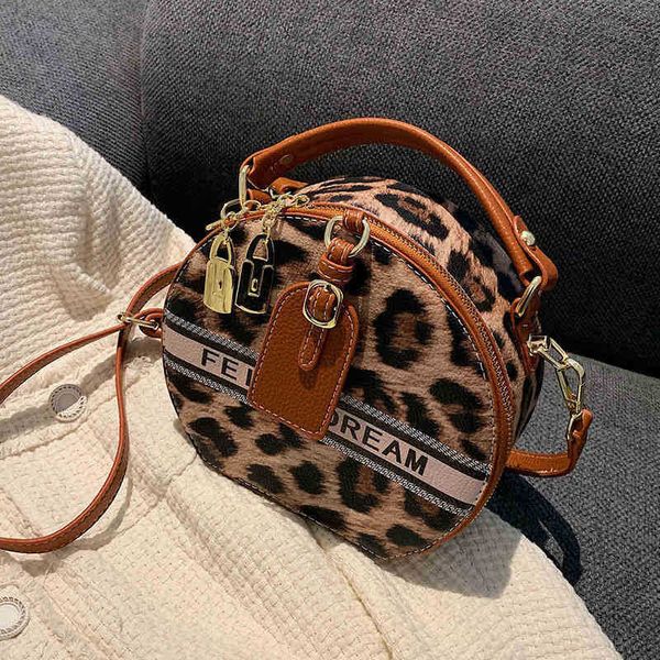 

2022 factory wholesale new autumn and winter vintage women's ins minority messenger versatile portable leopard print small round bag