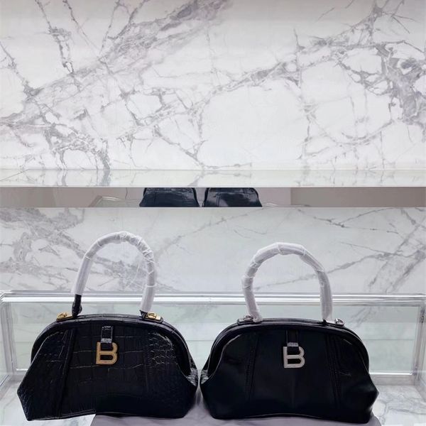 

2022 new hourglass bag crocodile cloud messenger bag hand killer temperament shell style