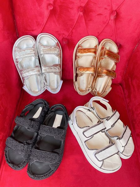 2021 AAAAA   Luxus Sandalen Frauen Slipper Männer Folien Ledersandale Frauen Hakenschleife Freizeitschuhe 35-41 mit Black Box und Staubbeutel 660