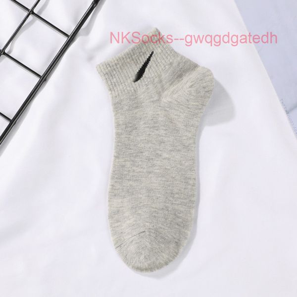 

classic men's fashion socks hook brand designer women's leisure lovers' short tube sportsocks luxury women men breathable ver, Black