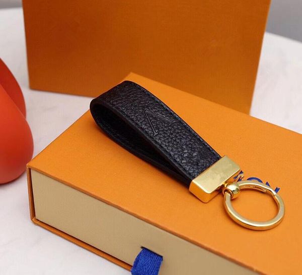 

2022 designer keychain key chain buckle keychains lovers handmade leather keyring pendant accessories 5 color with box dust bag, Silver