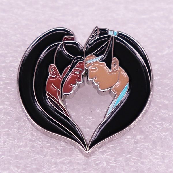 

the hero of the popular ancient costume drama stitches a heart-shaped brooch, Blue