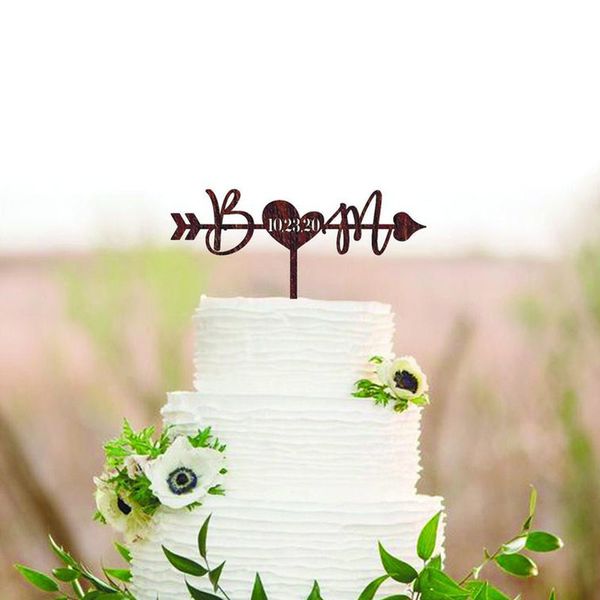 bolo de madeira rústica Nome inicial personalizado Toppers de bolo para carta de casamento 220618
