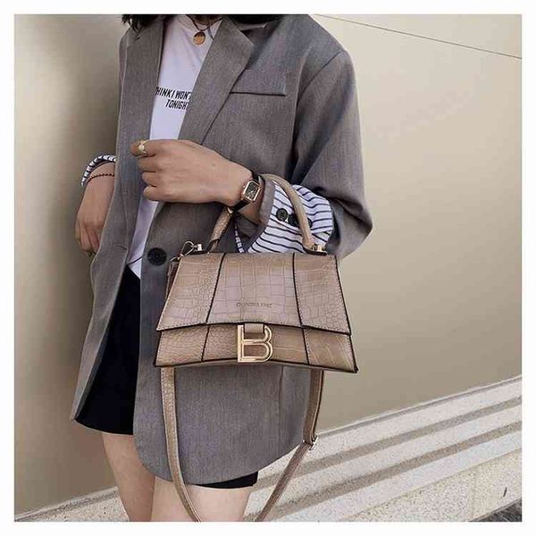 

pxpd new women's bag fashion lock portable one shoulder messenger bag crocodile