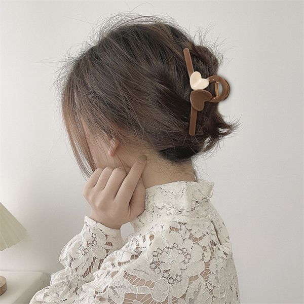 

yamog female contrast color 2 heart cross hair clamps large size alloy plastic love hair claw clips women girls head wear scrunchies ponytai, Slivery;golden