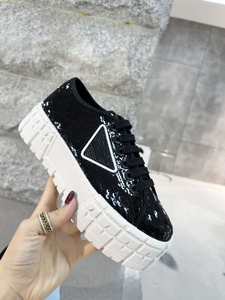 

2022 designer leather sneakers oversized shoes espadrilles men women cushioned espadrille flat white black platform cushion sole flats casua