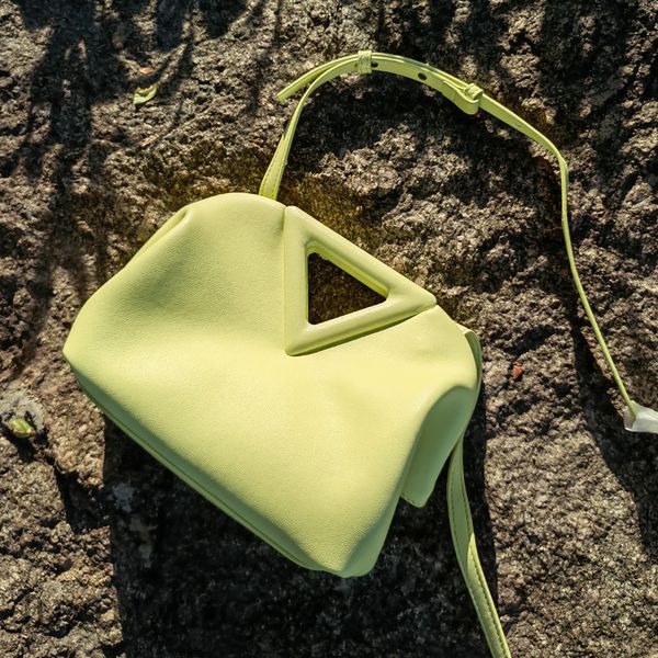 

torys classic burchs designer handbags women's leather cloud 2022 new fold hand dumpling inverted triangle hand-held single shoulder me