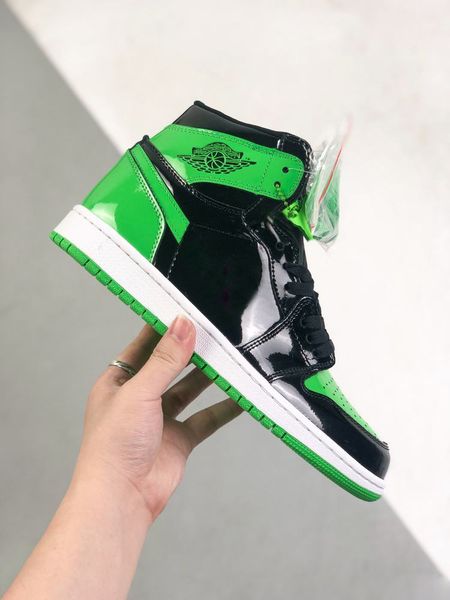 

(with box)2022 1 pine green patent basketball shoes men women black green 1s sneaker