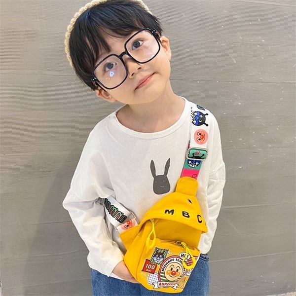 Giapponese Canvas Cartoon Crayon Shinchan Borsa a tracolla Cute Boys Girls Belt Borse per bambini Anime Zaino 8 11 anni 220630