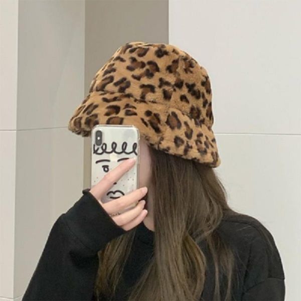 Berets Winter Woolen Fleece Warme Weibliche Dame Eimer Hut Frauen Leopard Gedruckt Kappe Im Freien Sonnenhüte Fisherman Caps