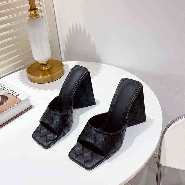 

square wove slippers for women 2022 new spring summer fashion style solid color toes thick heel female sandals 220711, Black