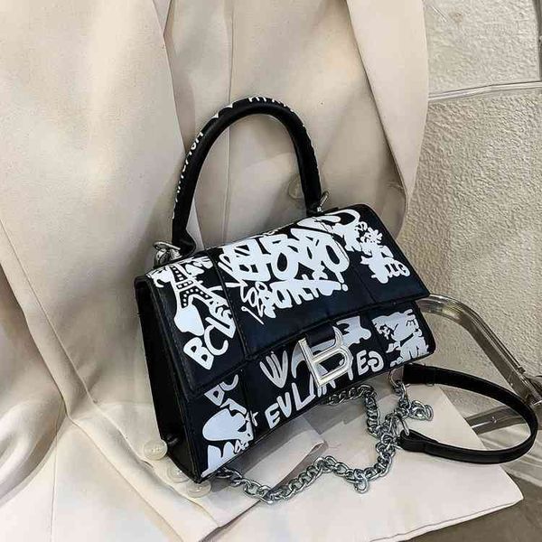 

designer bags new style women's personality trend graffiti one shoulder handbag simple styling chain large capacity evening clutches lu
