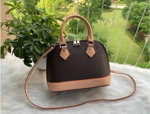 

europe female handbag fashion bags women classic style totes shoulder bag travel street famous letter printing cross body lock