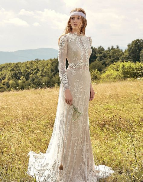 

bohemian lace wedding dress open back long sleeve jewel neck ivory and beige country bridal gowns illusion boho beach bride dresses 2022 sum, White