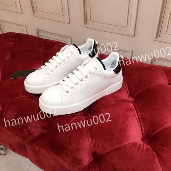 

2022 luxury designer boots casual shoes low flat toe flat black blue suede thick sole women sneakers size35-45 hc210420