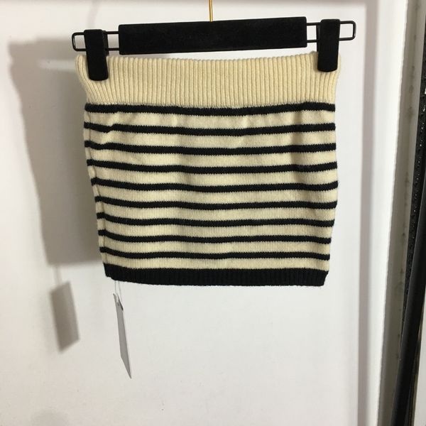 

2022 new side button stripe knit single collar strapless women's sleeveless underwear size beige, White
