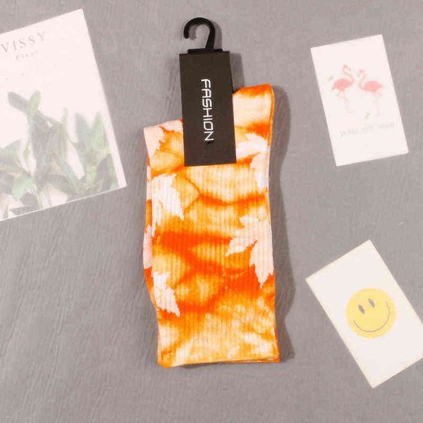 

2022 new men's and women's long tube tie-dye maple leaf basketball socks couple high tube tie-dye sockb 1b, Black