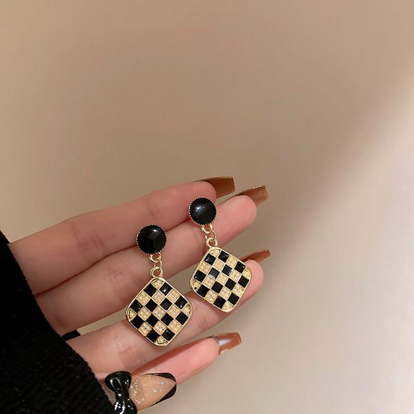 

silver needle drop oil pearl square fashion dignified sense of design earrings korean niche chess plate plaid eardrop, Golden