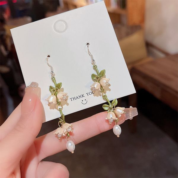 

sweet white wind chime flower earrings and south mori design female, Golden;silver