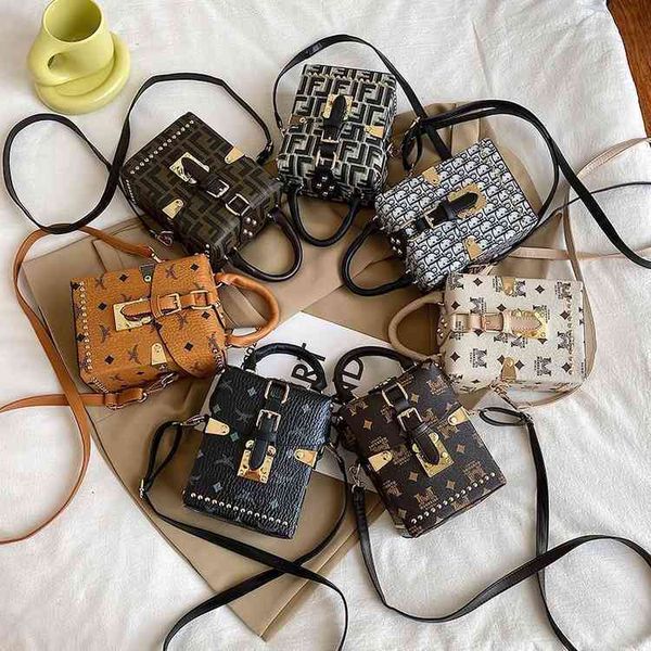 

2022 new designer handbags fashion shoulder hand mobile phone square small pattern