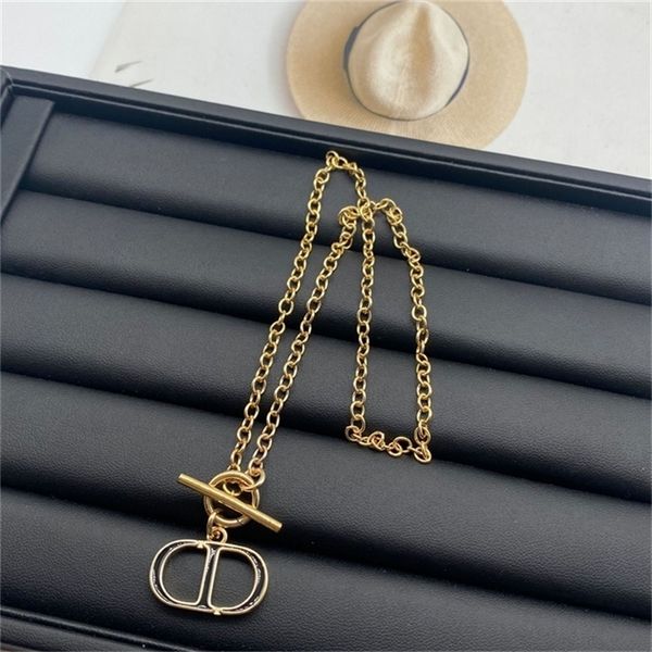 

2022 36% off designer jewelry d family new high-grade sense drop glue buckle chain necklace net red same pearl earring set, Golden