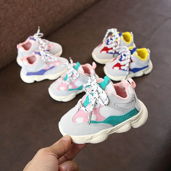Новые детские кроссовки детские малыши первые ходки ботинки мальчики для кроссовок для теннисных девочек дизайнерские дизайнерские мусоры для детей младенцев