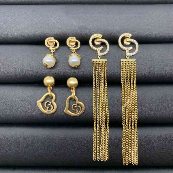 

d family new letter women's simple red same 2022 luxury brand fashion design versatile ladies jewelry stud earrings, Golden;silver