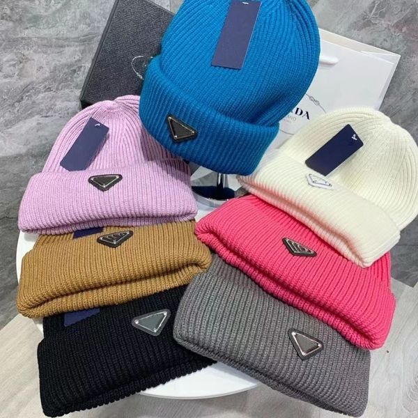 Gorro de lã lisa de inverno gorro de malha quente gorro de pescador com logotipo triangular para homens e mulheres