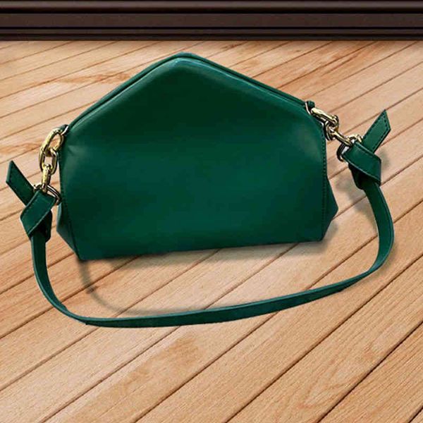 

underarm design 2022 niche new leather triangle cloud hand clip chain knot single shoulder diagonal