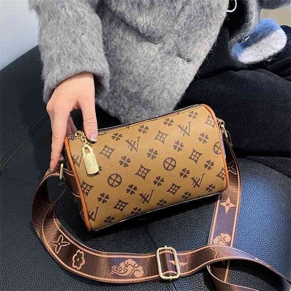 

2022 factory wholesale cylindrical wide shoulder belt single shoulder messenger small female cylindrical magic stick bag tide yto8