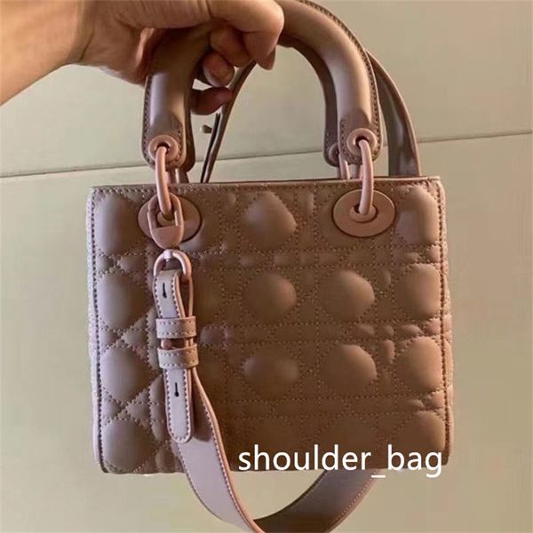 

shoulder bags fashion women 2022 luxury handbags diana totes frosted designers ling plaid practical metal hanging decoration elegant artwork