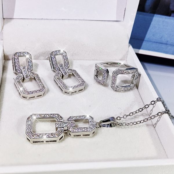 Lüks Geometri Tasarımcı Küpe Kolyeler Halkalar Düğün Mücevher Seti Marka Parlayan CZ Zirkon Silver Charm Saplama Kulak Yüzük Küpe Küpe Kolye Aşk Yüzüğü