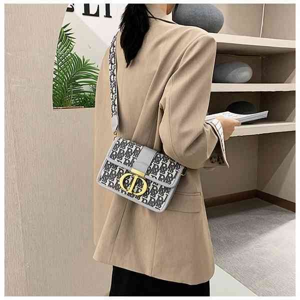 

small new small square bag fashion classic one shoulder versatile women's bag handbags deals